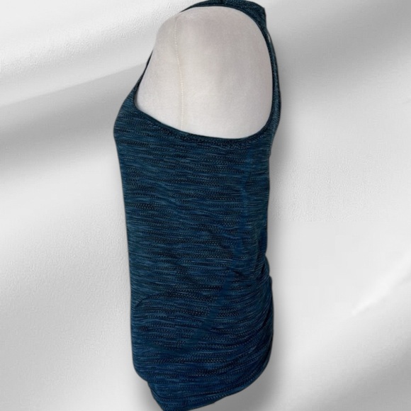 Lululemon Swiftly Tech Racerback 2.0 - Picture 4 of 13